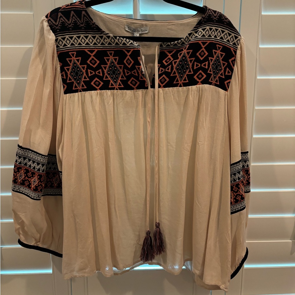 NWT Seen and be Seen Embroidered Top.  Size L.  Blue Door Boutique.
